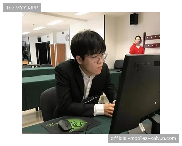 [选手名]回忆职业首战：那天紧张得连鼠标都握不稳